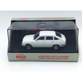 Lancia Beta Berlina (serie 1) 1972 - skala 1:43 - PEGO